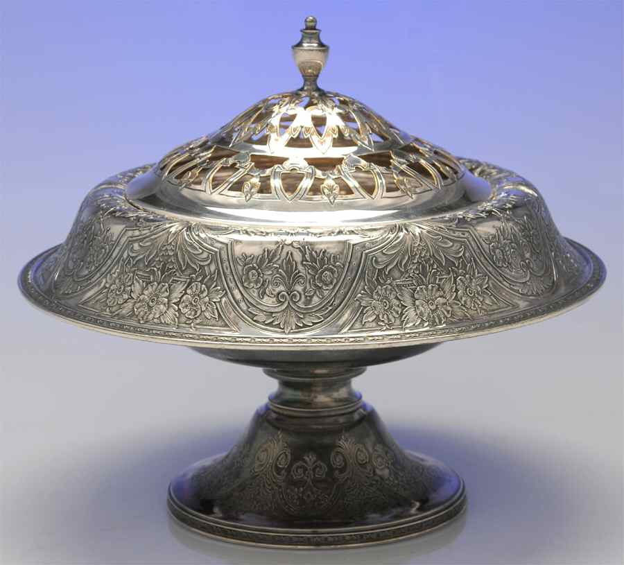 Paisley (Silverplate, Hollowware) Small Centerpiece with Frog by International Silver-1