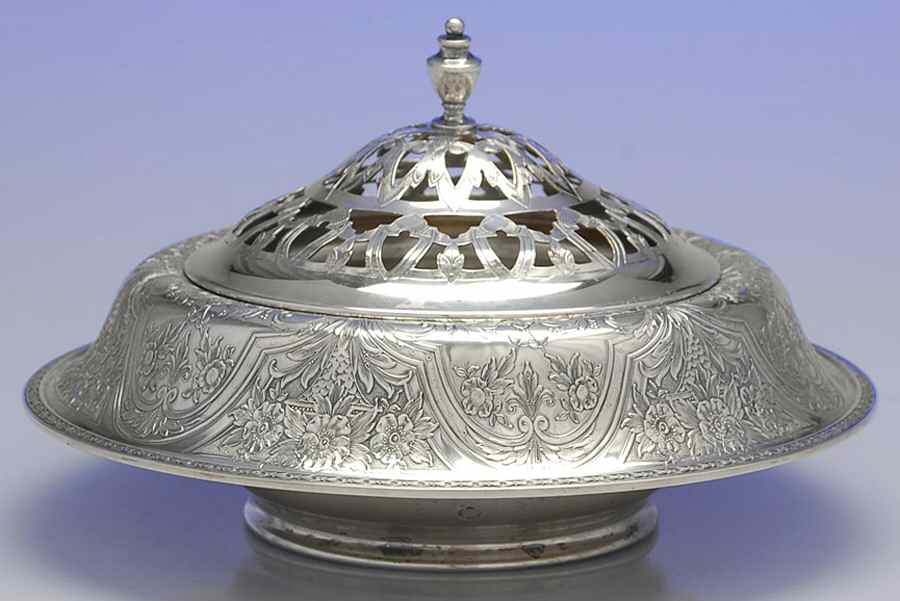 Paisley (Silverplate, Hollowware) 10" Round Centerpiece with Frog by International Silver-1
