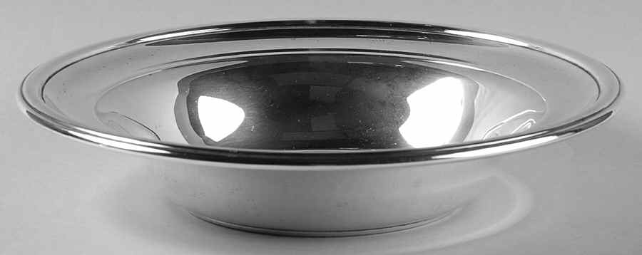 Berkeley (Sterling, 1915, Hollowware) 9" Round Vegetable Bowl by International Silver-1