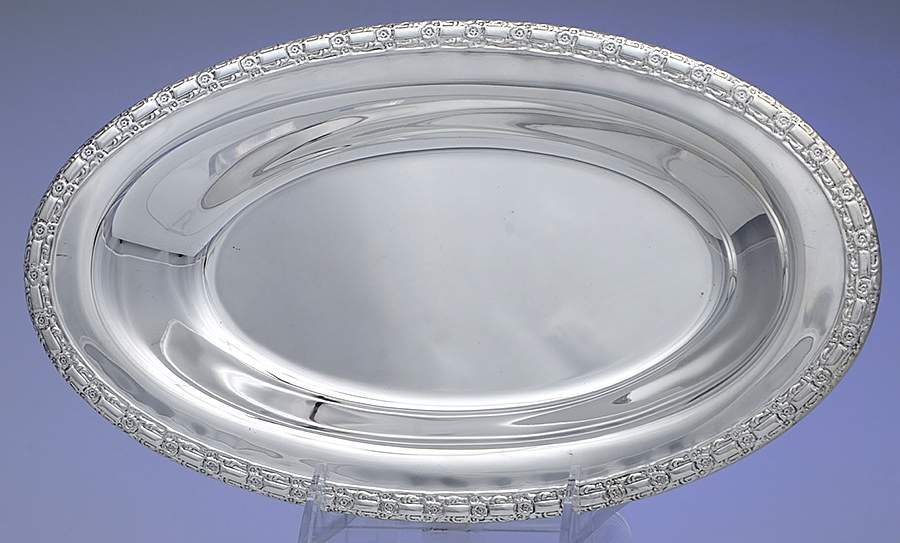Camelot-Melody (Silverplate, 1964, Hollowware) Silverplate Bread Tray by International Silver-1