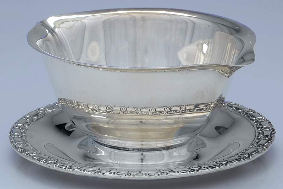 Camelot-Melody (Silverplate, 1964, Hollowware) Sauce Boat W/Attached Underplate by International Silver-1