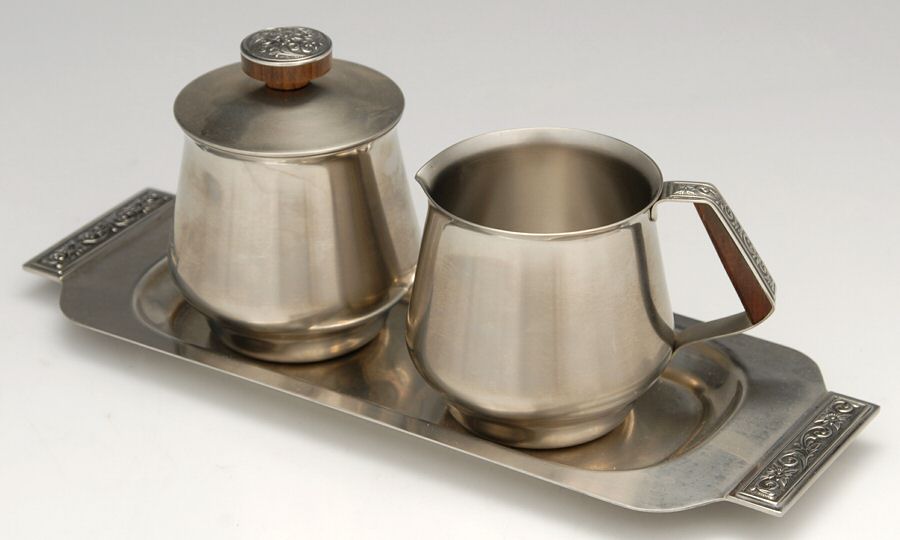 Di Lido (Stainless, Hollowware) Creamer, Sugar & Lid with Tray Set by International Silver-1