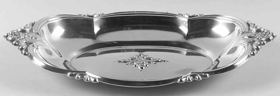 Grande Regency (Silverplate, Hollowware) Silverplate Bread Tray by International Silver-1