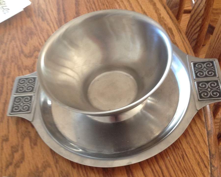 INS21 (Stainless, Hollowware) Gravy Boat with Attached Underplate by International Silver-1