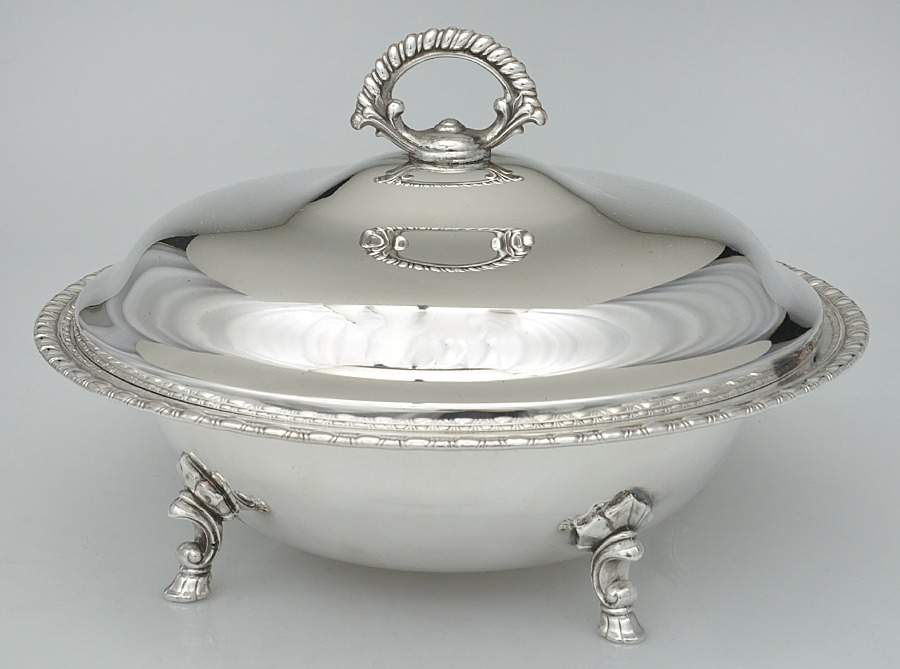 Mayfair (Silverplate, Hollowware) Silverplate Round Covered Casserole by International Silver-1