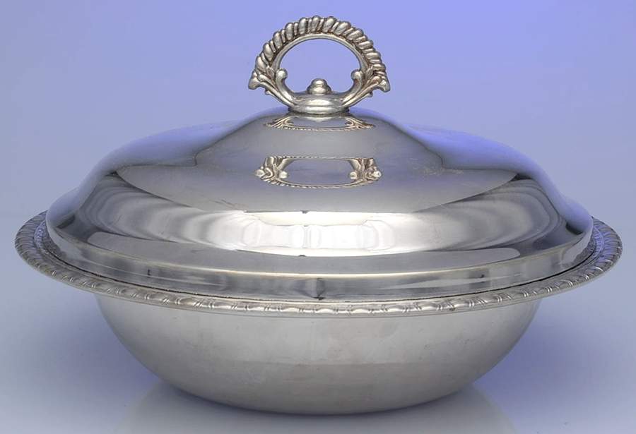 Mayfair (Silverplate, Hollowware) Plated Round Covered Casserole with Glass by International Silver-1
