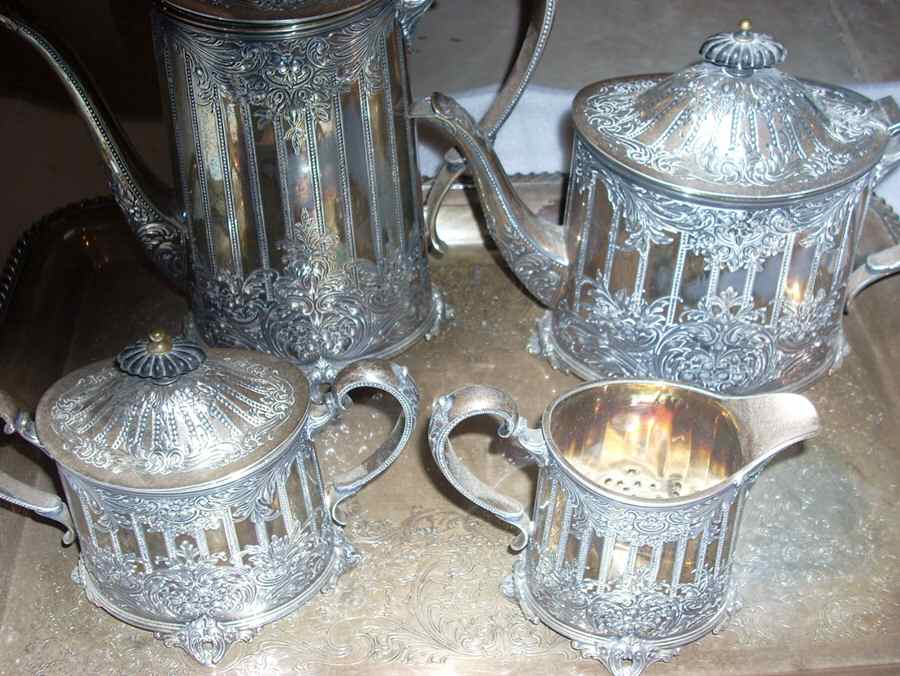 Wynwood (Silverplate, Hollowware) Teapot by International Silver-1