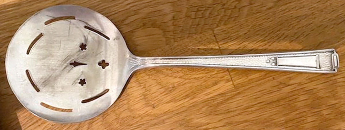INS303 (SILVERPLATE) Tomato Server, Solid Piece by International Silver-1