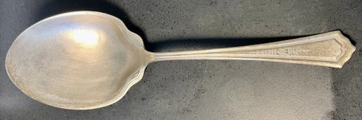 INS311 (SILVERPLATE) Solid Smooth Berry/Casserole Spoon by International Silver-1