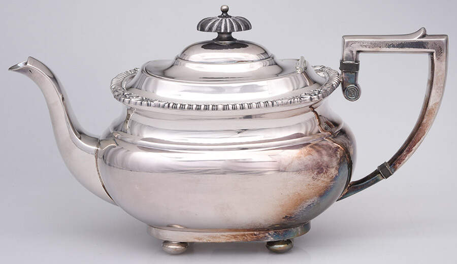 Lord Robert (Silverplate, Hollowware) Teapot by International Silver-1