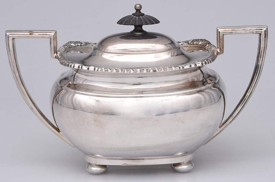 Lord Robert (Silverplate, Hollowware) Sugar Bowl & Lid by International Silver-1