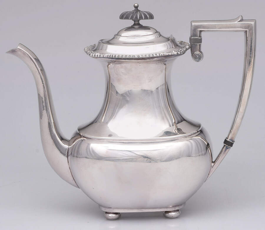 Lord Robert (Silverplate, Hollowware) Silverplate Coffee Pot by International Silver-1