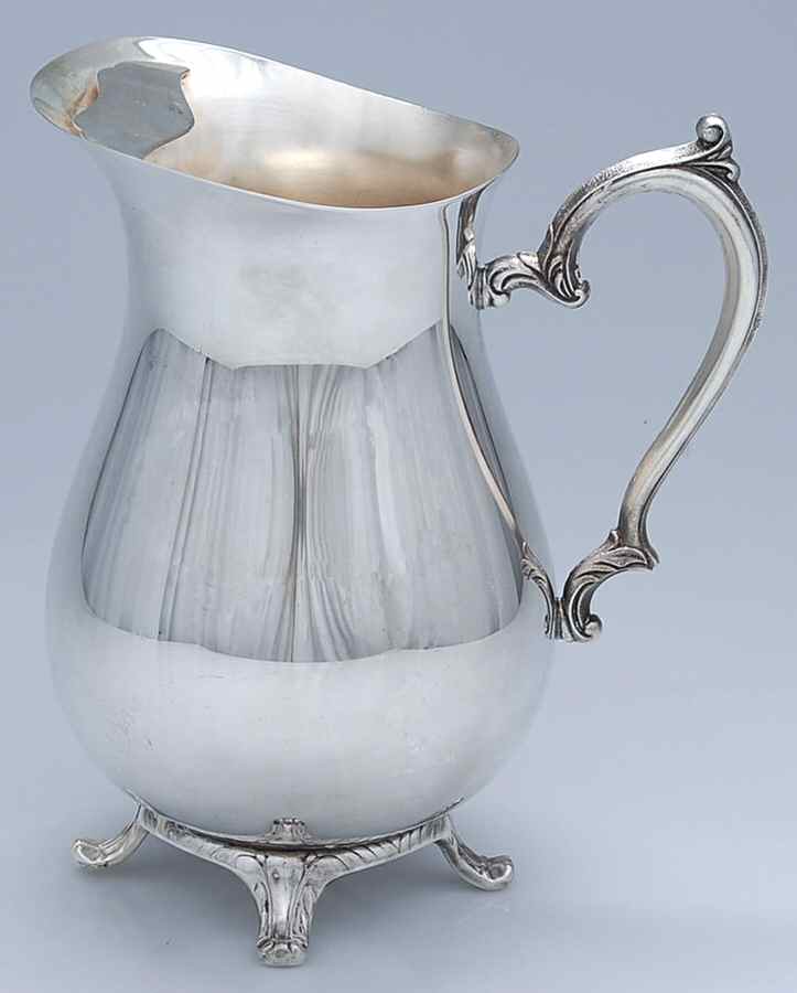 800 (Silverplate, Hollowware) 64 Oz Ice Lip Water Pitcher by International Silver-1