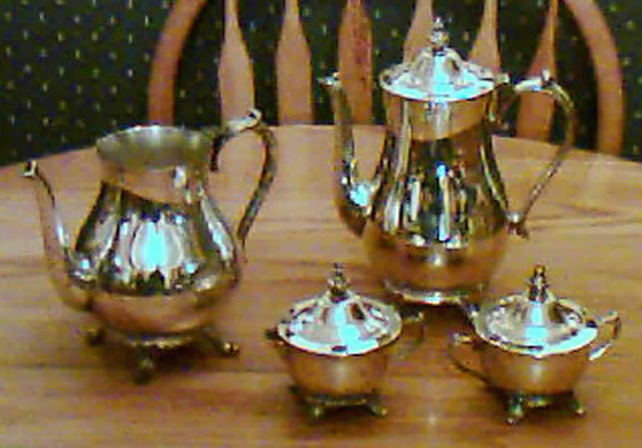 09 (Silverplate, Hollowware) (4 Piece) Silverplate Tea Set by International Silver-1