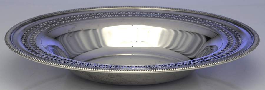 4272 (Silverplate, Hollowware) 12" Round Pierced Vegetable Bowl by International Silver-1