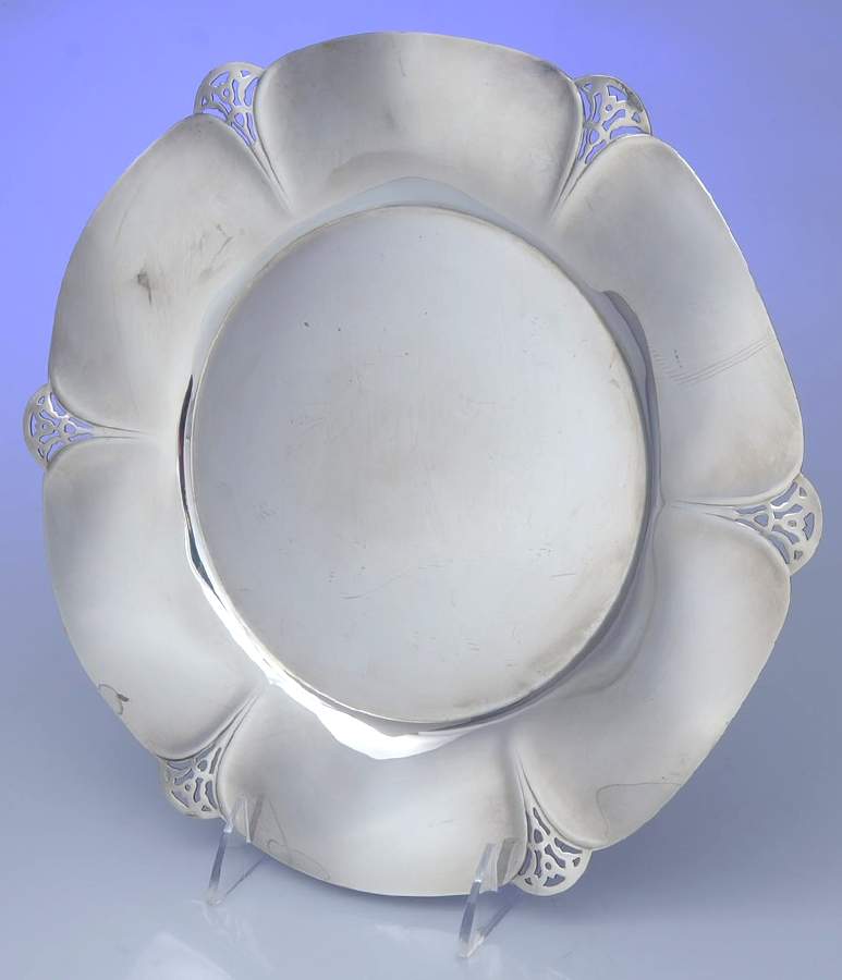 421 (Silverplate, Hollowware) 11" Sandwich Plate by International Silver-1