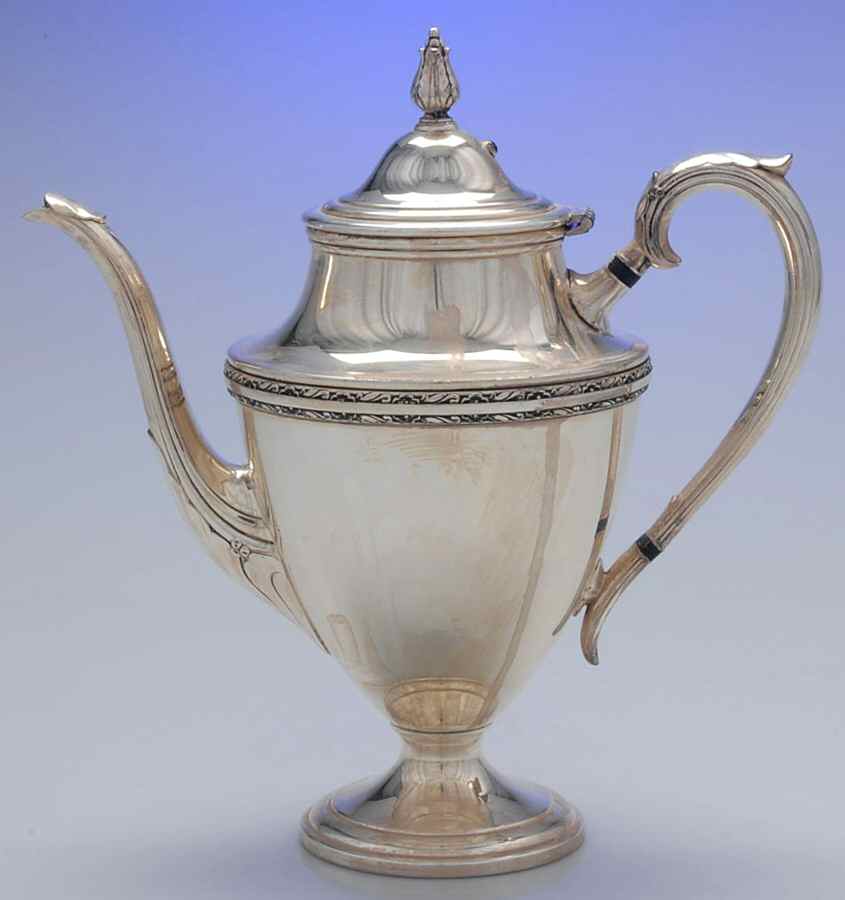 Exquisite (Silverplate, Hollowware) Teapot by International Silver-1