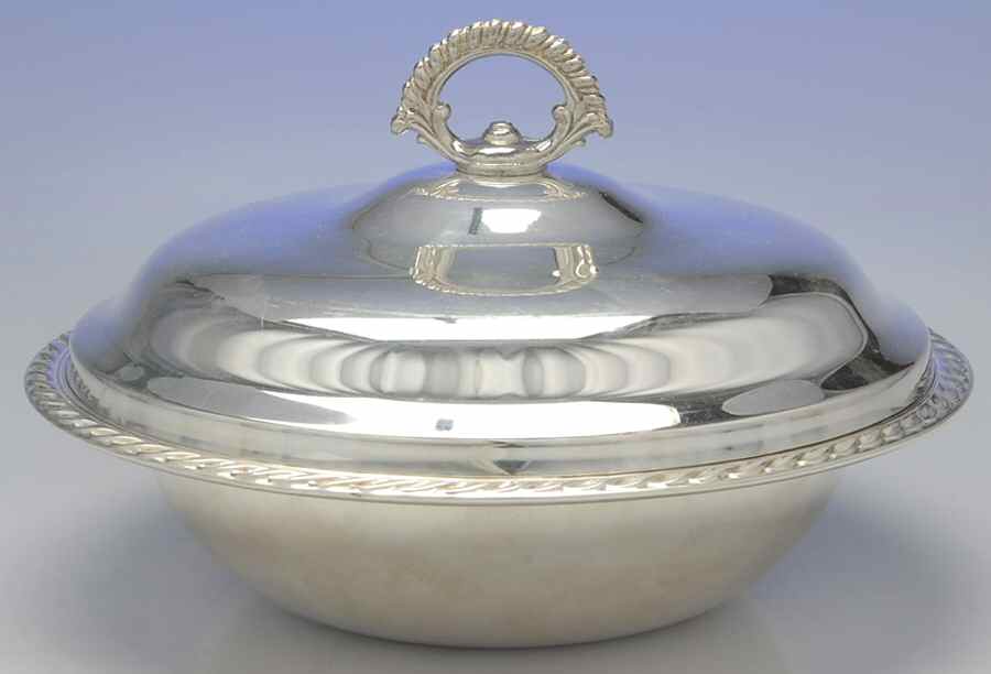 Castleton (Silverplate, Hollowware) Silverplate Round Covered Casserole by International Silver-1