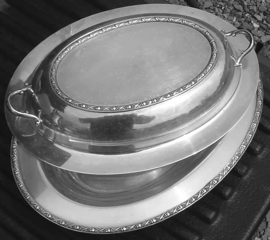 Harvest (Silverplate, Hollowware) Double Vegetable Bowl by International Silver-1