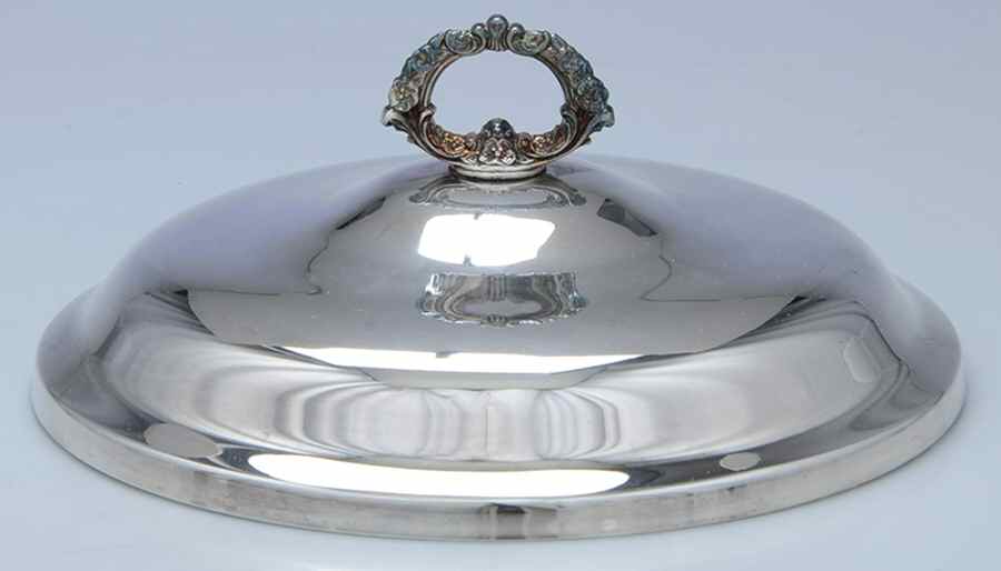 Wellington (Silverplate, Hollowware, Floral&Scroll) 1.5 Qt Round Covered Casserole Lid by International Silver-1