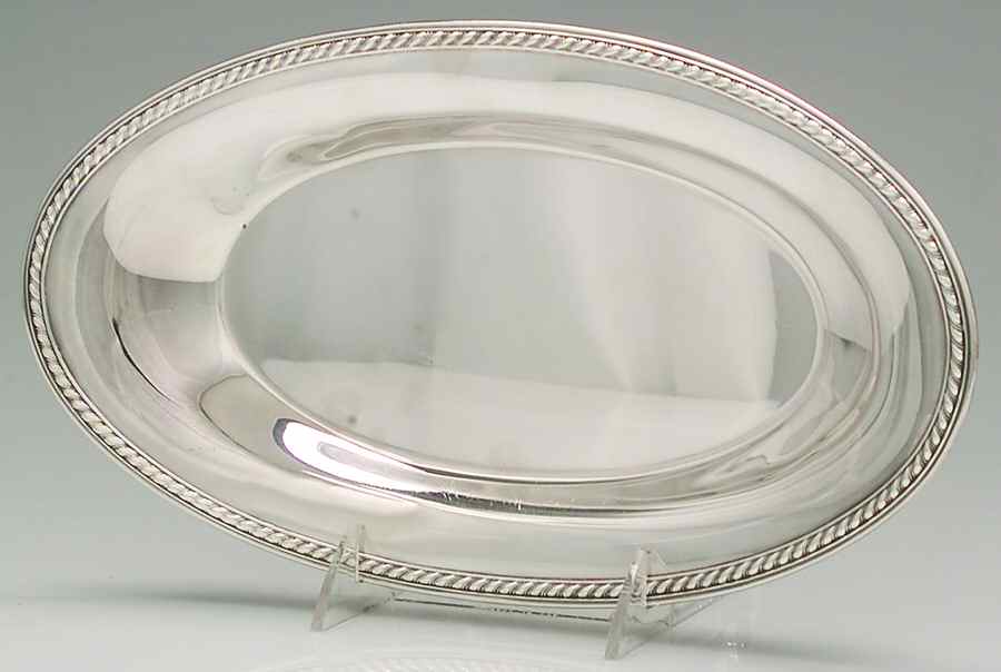 Castleton (Silverplate, Hollowware) Silverplate Bread Tray by International Silver-1