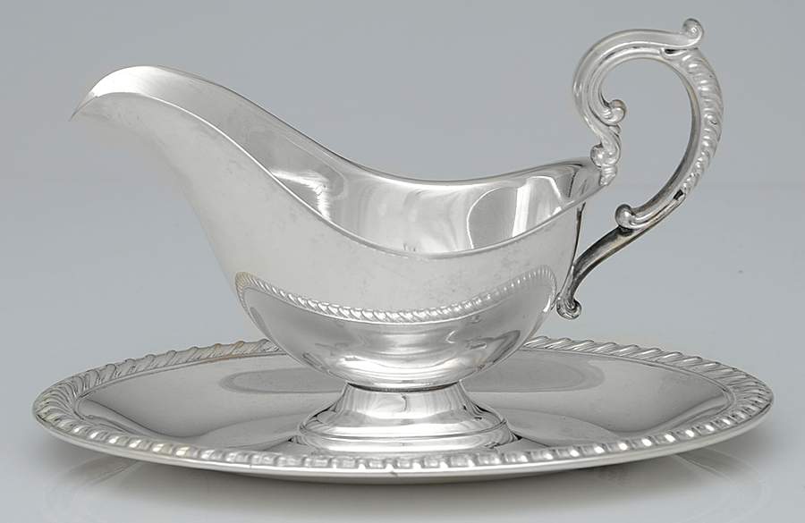 871 (Silverplate, Hollowware) Plated Gravy Boat with Attached Underplate by International Silver-1