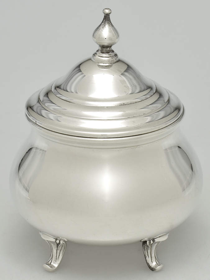 Deerfield-Beacon Hill (Sterling, Hollowware) Sugar Bowl & Lid by International Silver-1