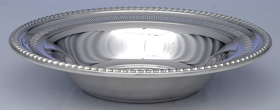 English Gadroon (Sterling, Hollowware) 9" Pierced Round Vegetable Bowl by International Silver-1