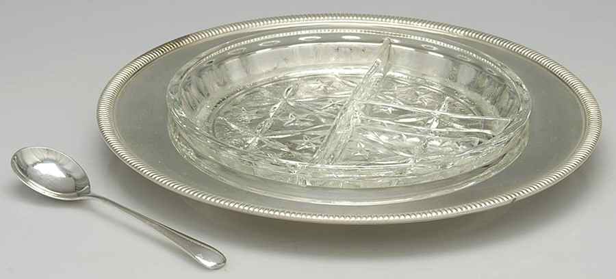 4210 (Silverplate, Hollowware) 3 Part Round Relish with Glass Liner & Spoon by International Silver-1