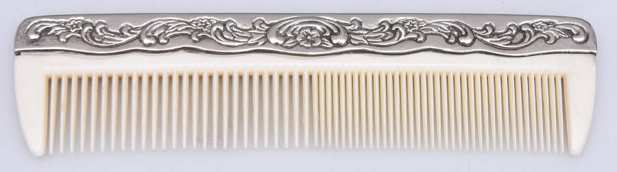 INS424 (Silverplate, Hollowware) Comb by International Silver-1