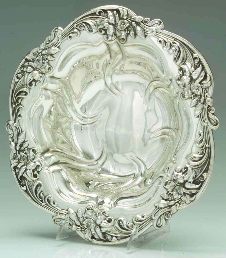 Frontenac (Sterling, 1903, Hollowware) 11" Round Vegetable by International Silver-1