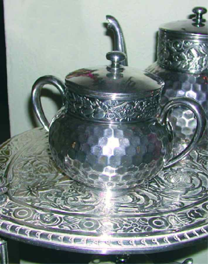 171-Hammered (Silverplate, Hollowware) Sugar Bowl & Lid by International Silver-1