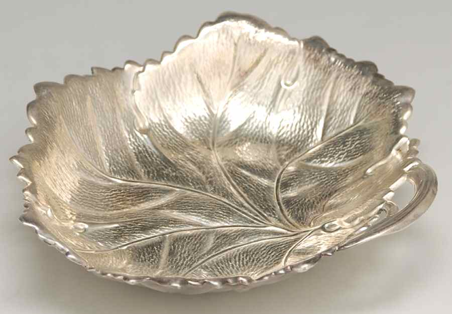 5699 (Silverplate, Hollowware) Leaf Shape Bon Bon Bowl by International Silver-1