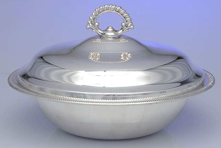 French Gadroon (Silverplate, Hollowware) Plated Round Covered Vegetable Bowl by International Silver-1