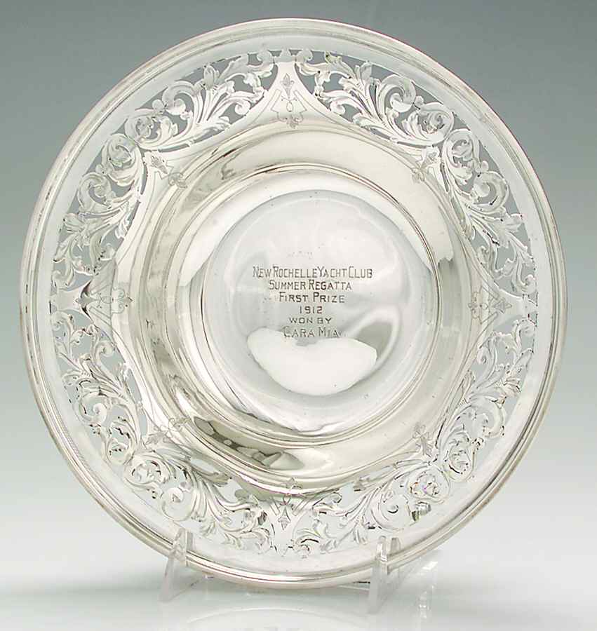 847 (Sterling, Hollowware) 10" Round Vegetable Bowl by International Silver-1