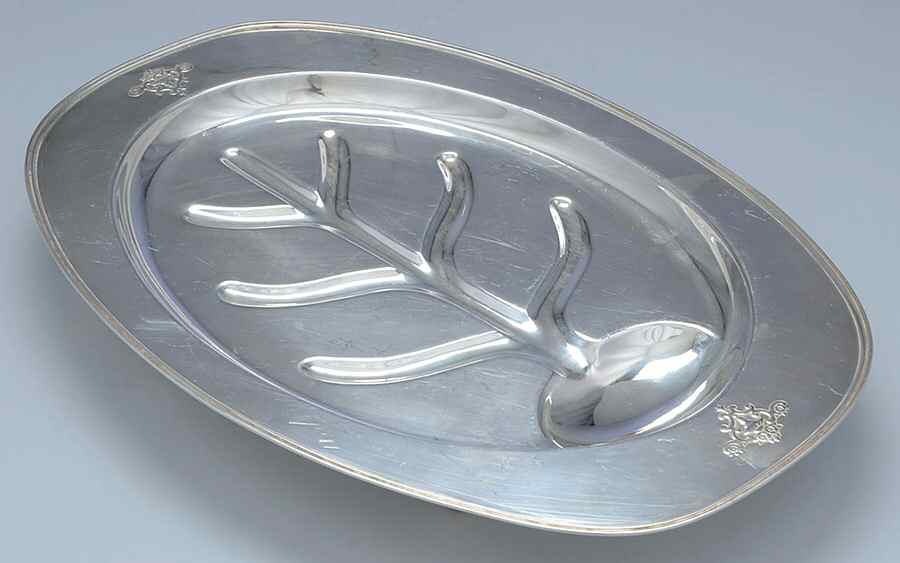 Princess (Silverplate Hollowware) 16" 4 Toed Meat Platter with Well by International Silver-1