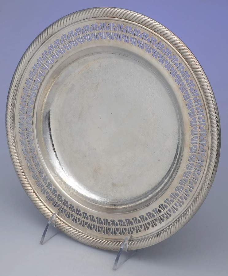 186 (Silverplate, Hollowware) 10" Round Tray by International Silver-1