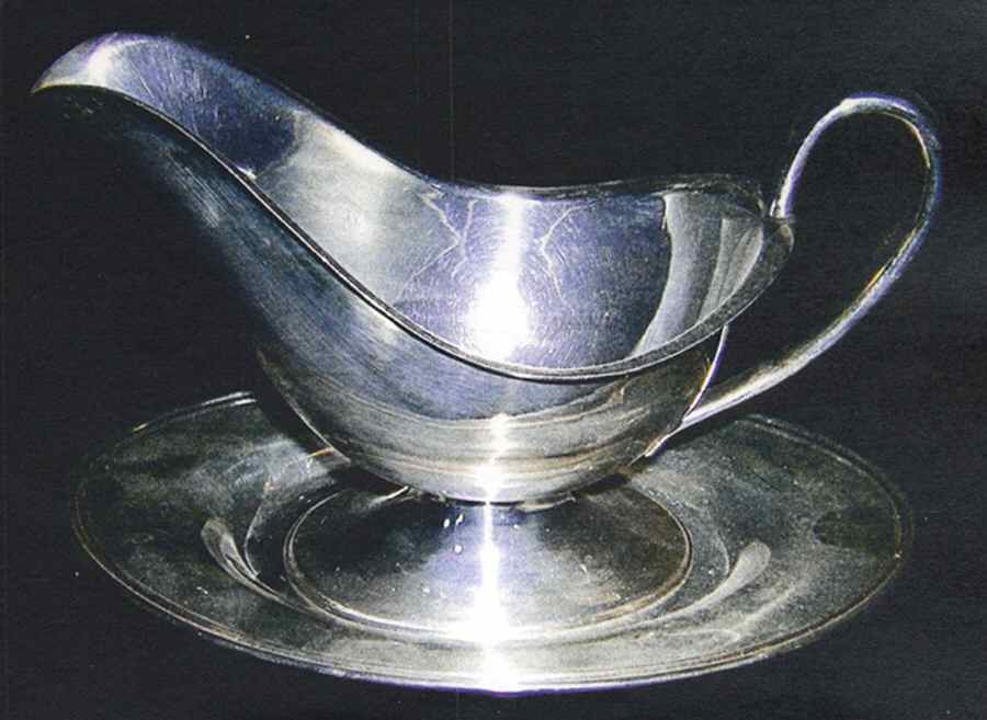 2102 (Silverplate, Hollowware) Plated Gravy Boat & Underplate by International Silver-1
