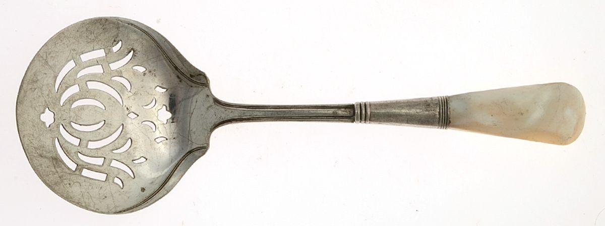 Pearl Handle Flatware 8 (Sterling) Pearl Handle Tomato Server by International Silver-1