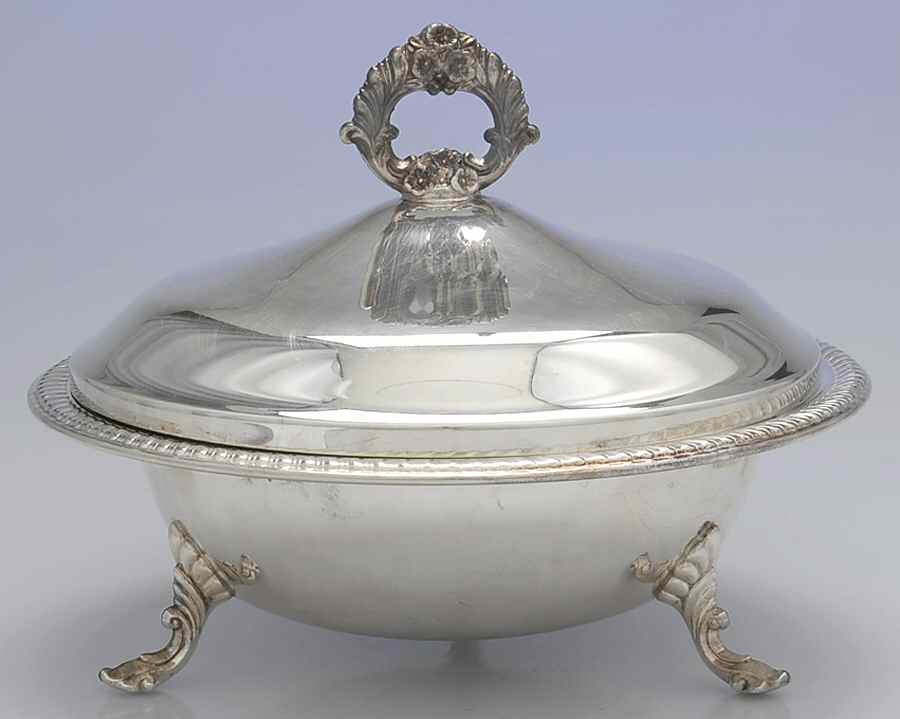 1158 (Silverplate, Hollowware) Plated Round Covered Casserole with Glass by International Silver-1