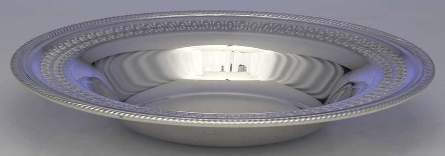 835 (Silverplate, Hollowware) 12" Round Pierced Vegetable Bowl by International Silver-1