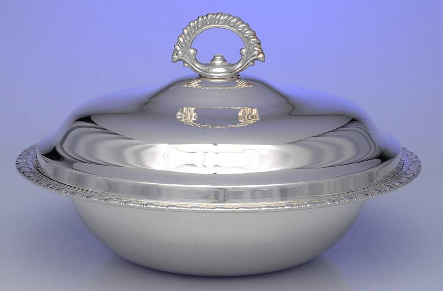 Mayfair (Silverplate, Hollowware) Plated Round Covered Casserole with Glass by International Silver-1