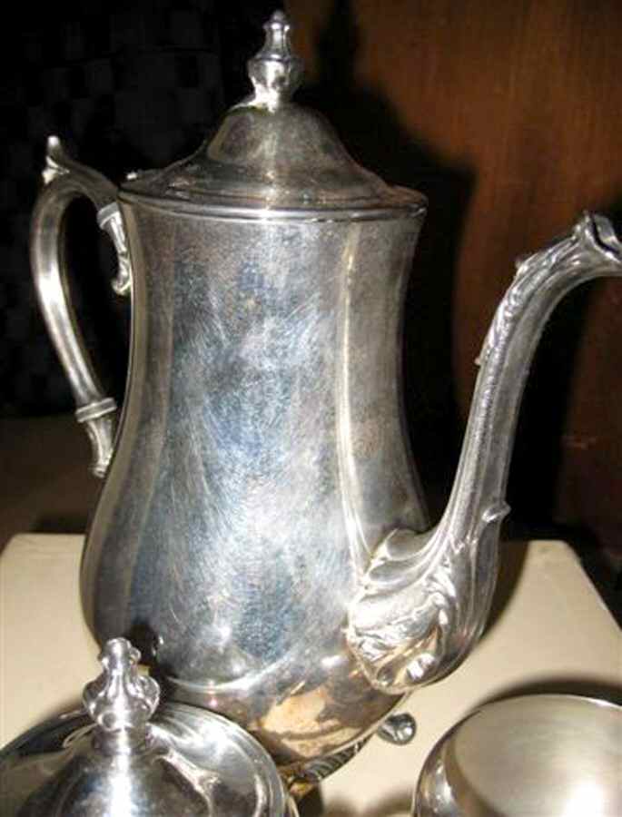 73-19 (Silverplate, Hollowware) Silverplate Coffee Pot by International Silver-1