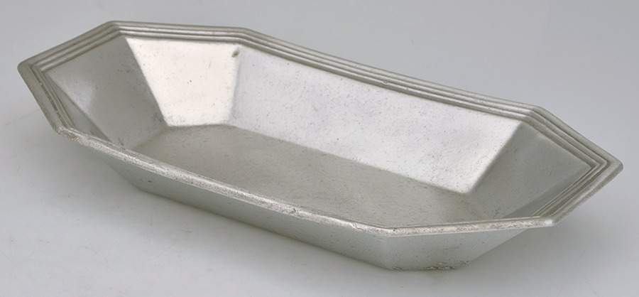 INS545 (Pewter, Hollowware) 11" Bread Tray by International Silver-1
