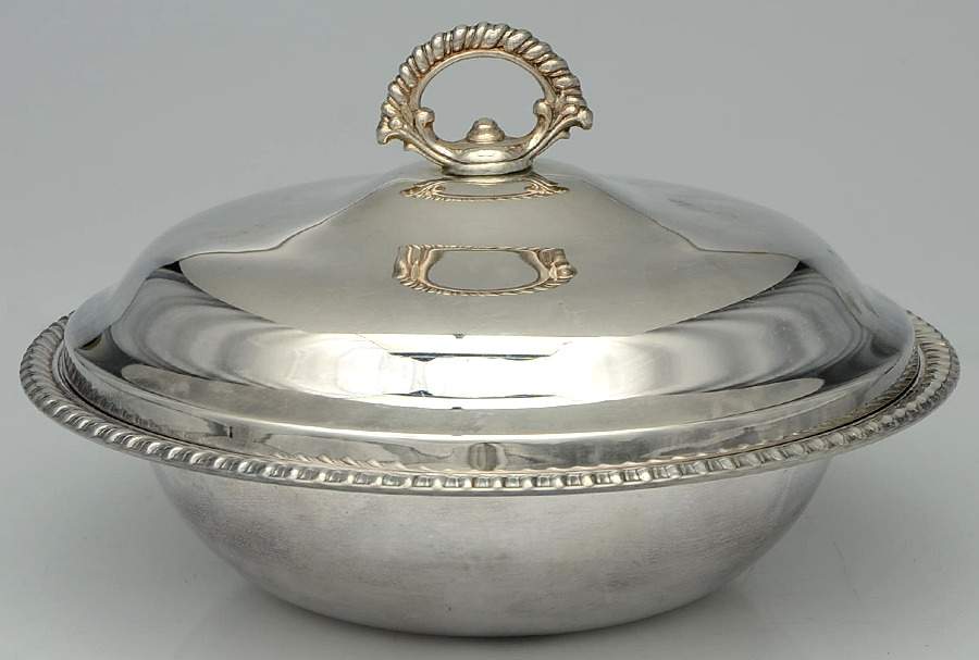 4362 (Silverplate, Hollowware) Silverplate Round Covered Casserole by International Silver-1