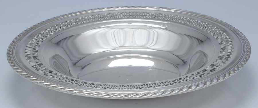 4335 (Silverplate, Hollowware) 12" Round Pierced Vegetable Bowl by International Silver-1