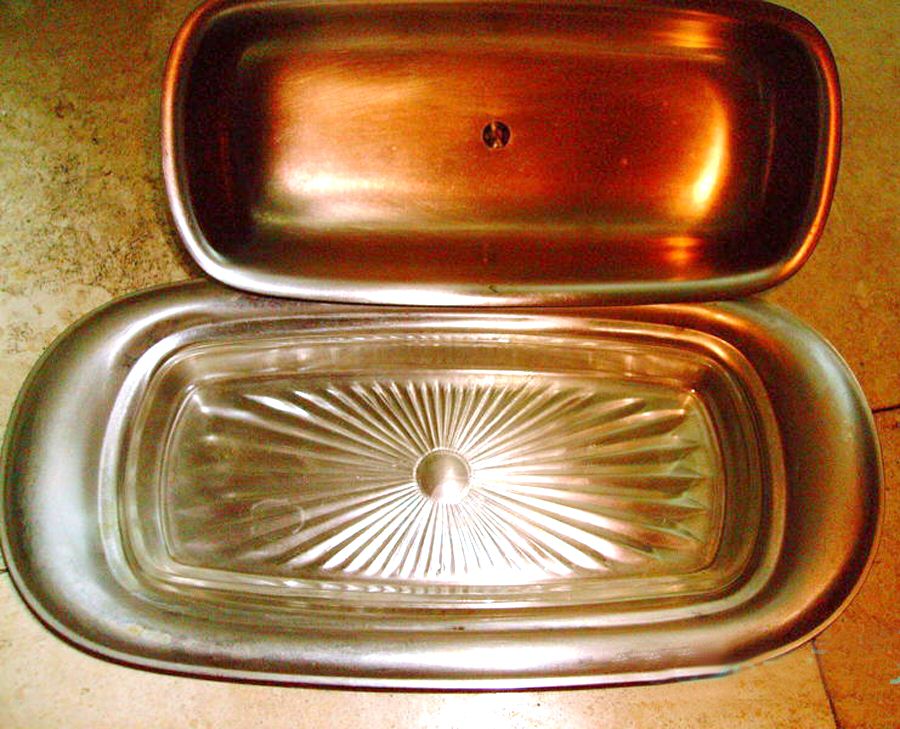 8682 (Stainless, Hollowware) 1/4lb Covered Butter with Liner by International Silver-1