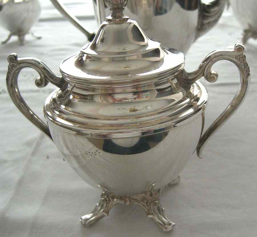 INS554 (Silverplate, Hollowware) Sugar Bowl & Lid by International Silver-1