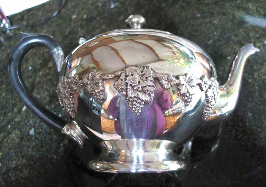 1047 (Silverplate, Hollowware) Teapot by International Silver-1