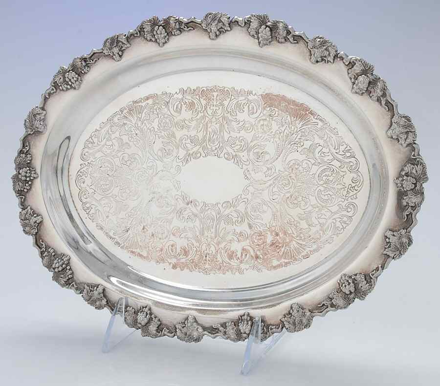 1047 (Silverplate, Hollowware) 11" Oval Serving Platter by International Silver-1